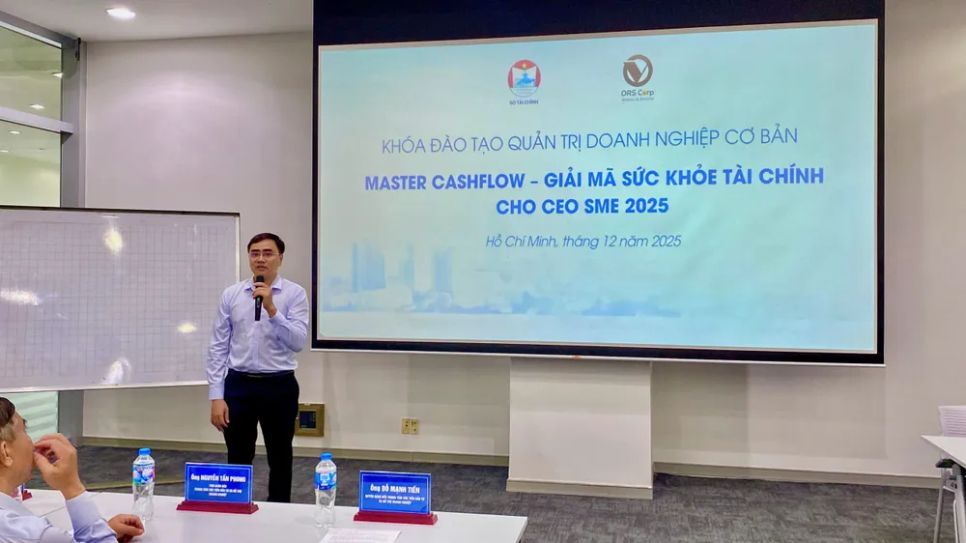 Ông Đỗ Mạnh Tiến, Quyền Giám đốc Trung tâm Xúc tiến đầu tư và Hỗ trợ doanh nghiệp, phát biểu khai mạc