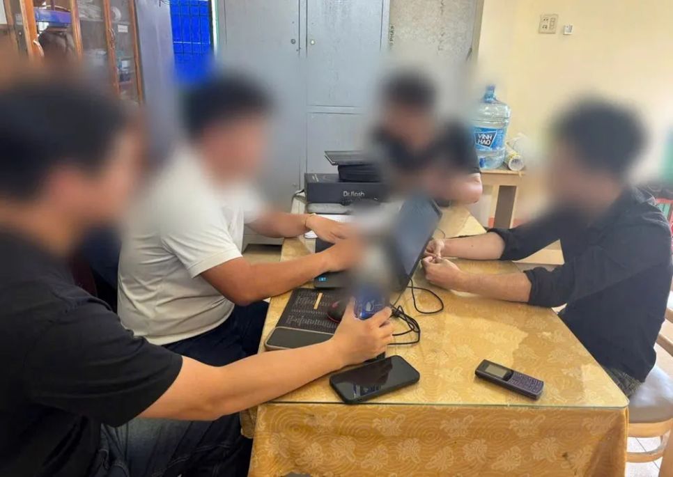 Cơ quan công an làm việc với đối tượng N.L.T Cơ quan công an làm việc với đối tượng N.L.T