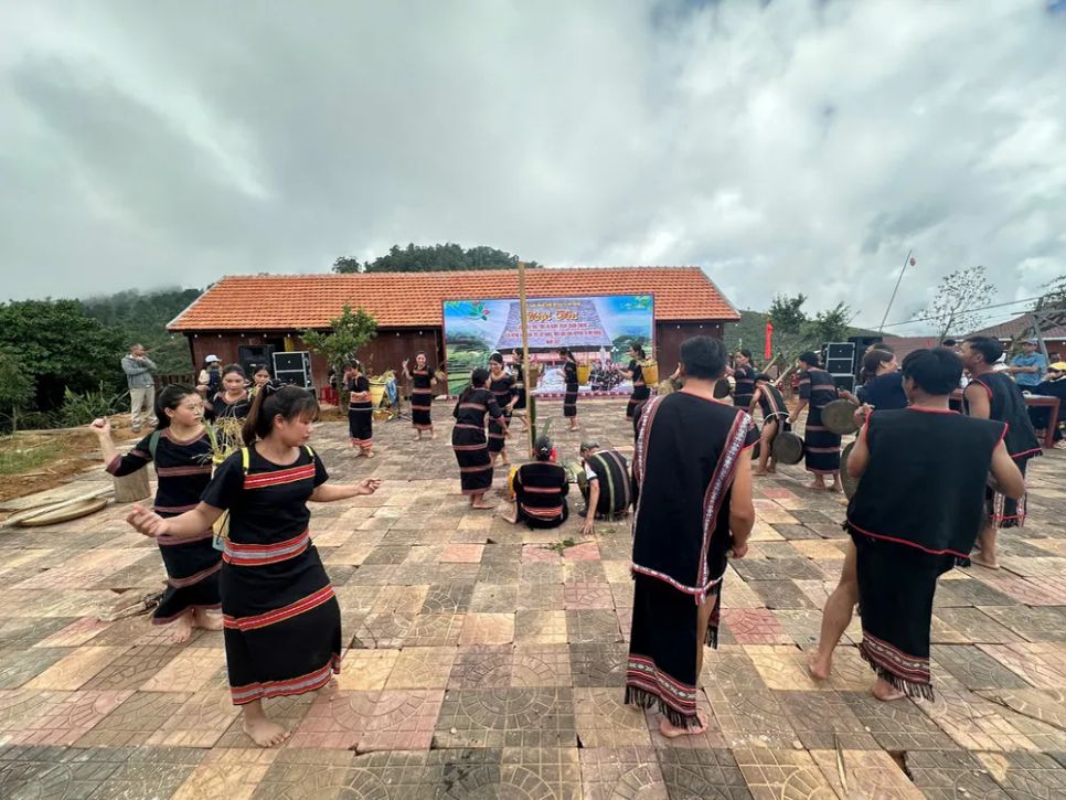 Tái hiện lễ hội