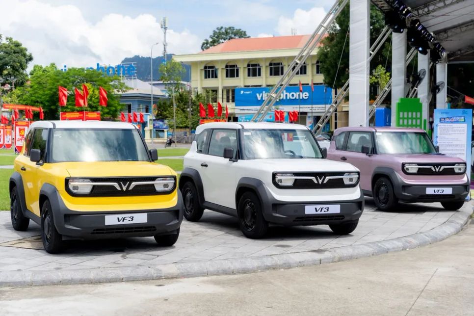 VinFast VF 3 tạo làn sóng sở hữu ô tô của người trẻ Việt