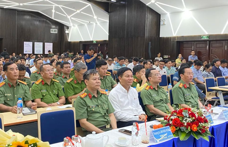 Đại diện các UBND phường/xã, đặc khu và các đơn vị trên địa bàn TPHCM tham dự tập huấn, diễn tập