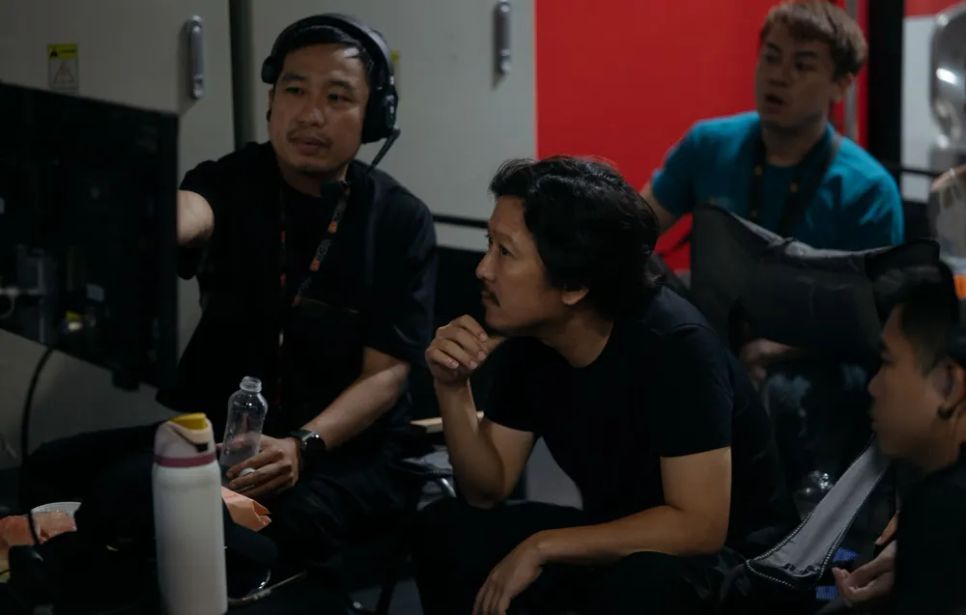 <i>Trường Giang hào hứng lần đầu đảm nhận vai trò đạo diễn. Ảnh: ĐPCC</i>