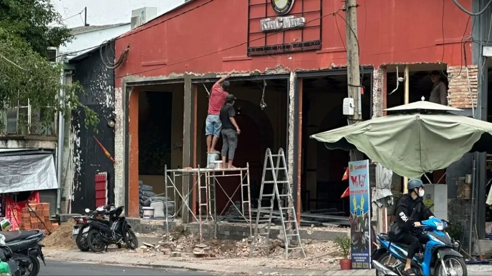 Một công trình sửa chữa tại đường Dương Quảng Hàm, phường An Nhơn, TPHCM
