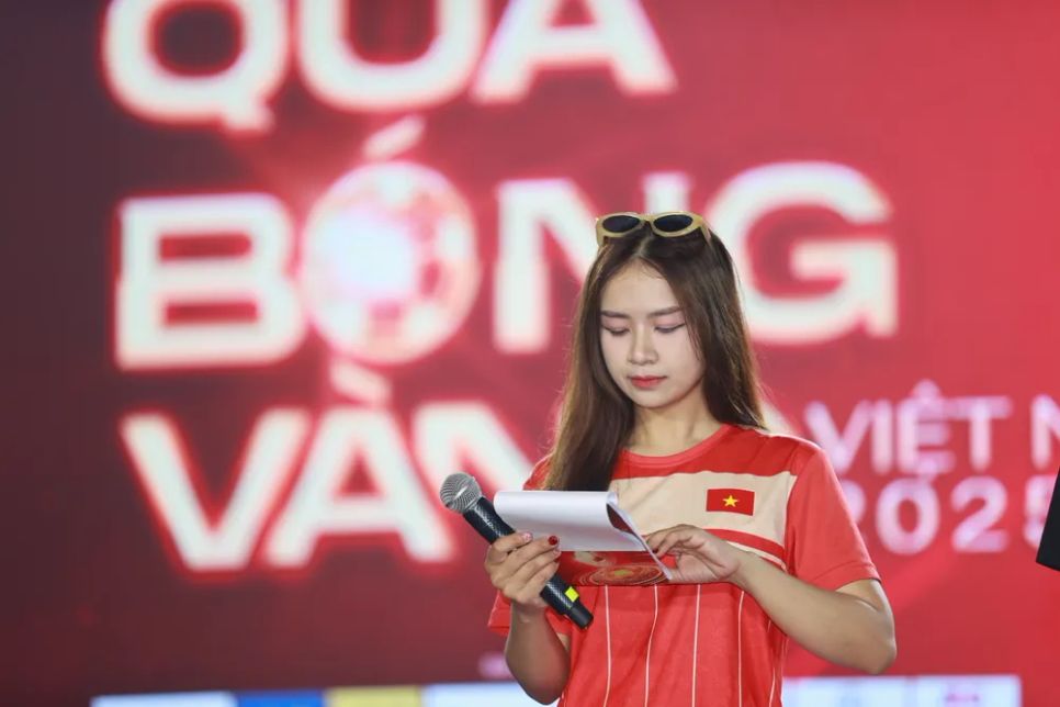 Nhà hát Bến Thành trước giờ G trao giải Quả bóng vàng 2025