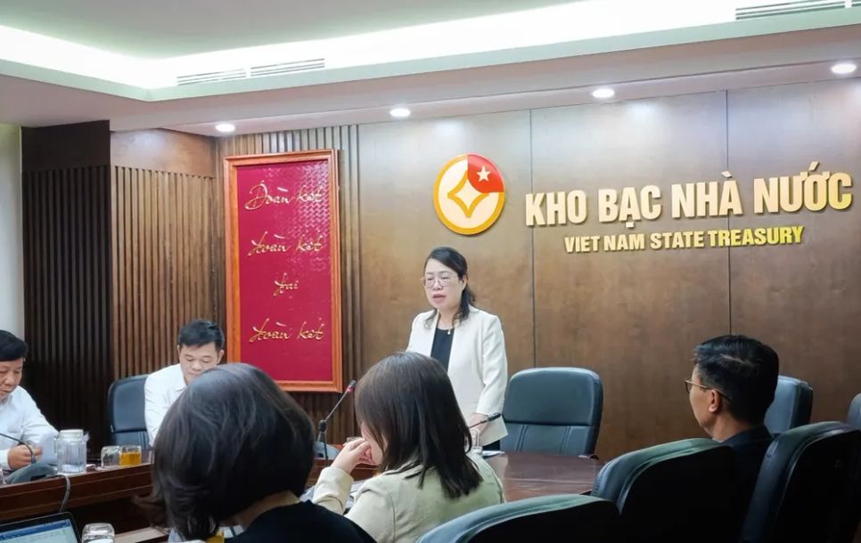 Bà Ngô Thị Nhung, Phó Giám đốc KBNN phát biểu. Ảnh: LƯU THỦY