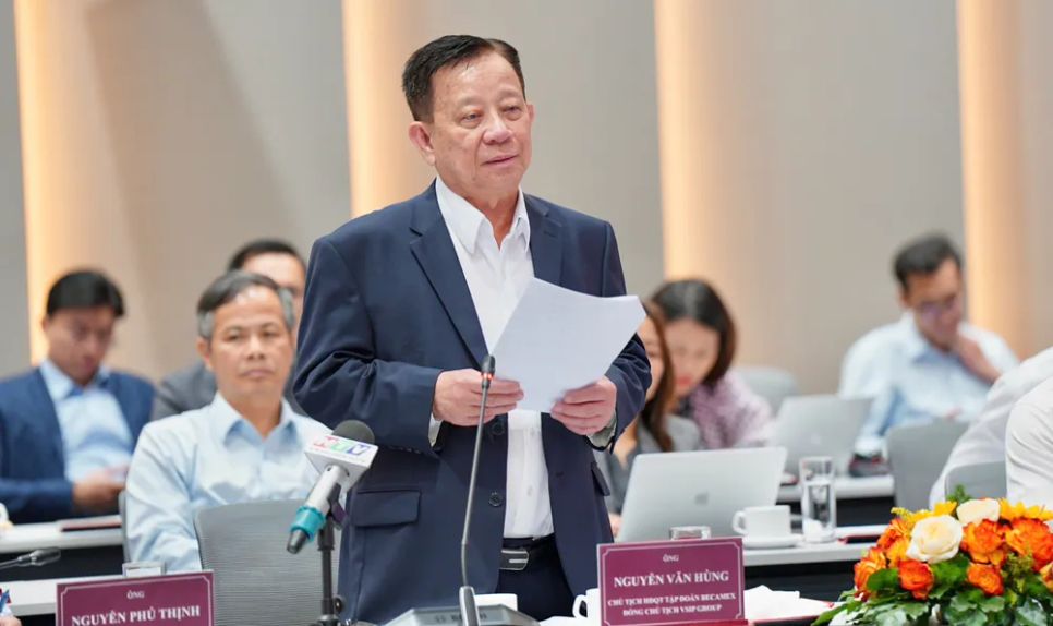 Chủ tịch HĐQT Tập đoàn Becamex Nguyễn Văn Hùng phát biểu tại buổi khảo sát. Ảnh: <span style=