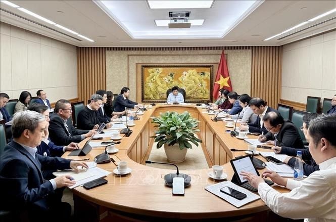 Phó Thủ tướng Nguyễn Chí Dũng chủ trì cuộc họp. Ảnh: TTXVN phát