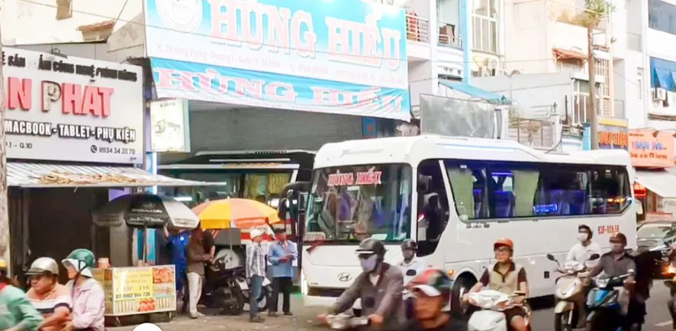 TPHCM tái diễn tình trạng 'bến cóc, xe dù'