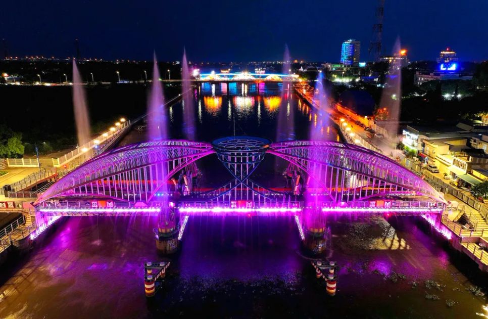 Rạch Khai Luông (khu vực Bến Ninh Kiều) nơi diễn ra lễ khai mạc