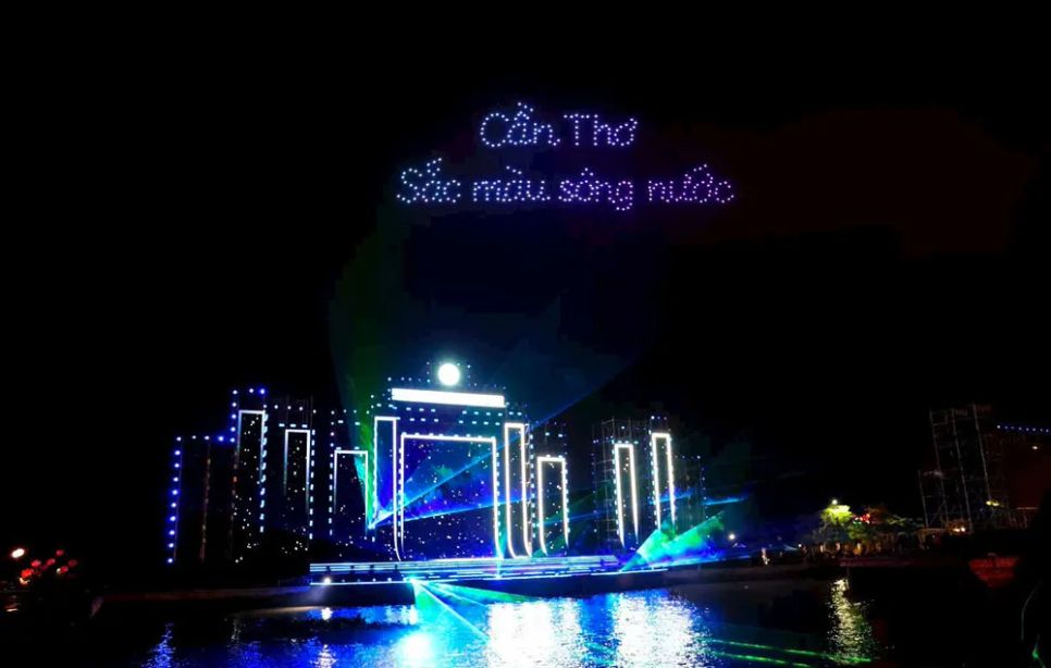 Sân khấu diễn ra lễ khai mạc