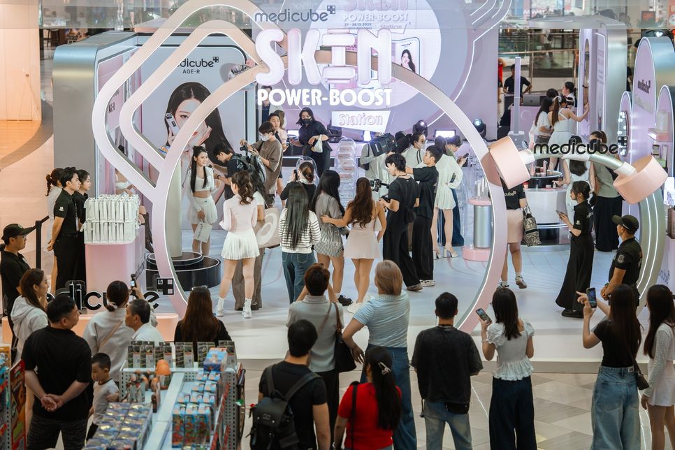 Ribi Sachi, Lucie Nguyễn chia sẻ bí quyết giữ làn da rạng ngời, trắng sáng cùng Medicube