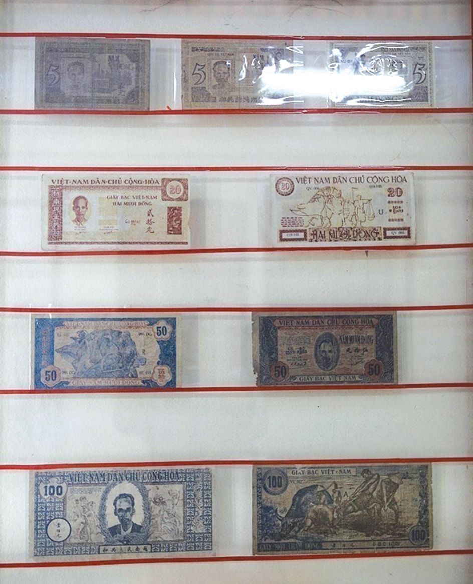 Những tờ bạc đầu tiên do Nhà máy in tiền Chi Nê sản xuất Những tờ bạc đầu tiên do Nhà máy in tiền Chi Nê sản xuất