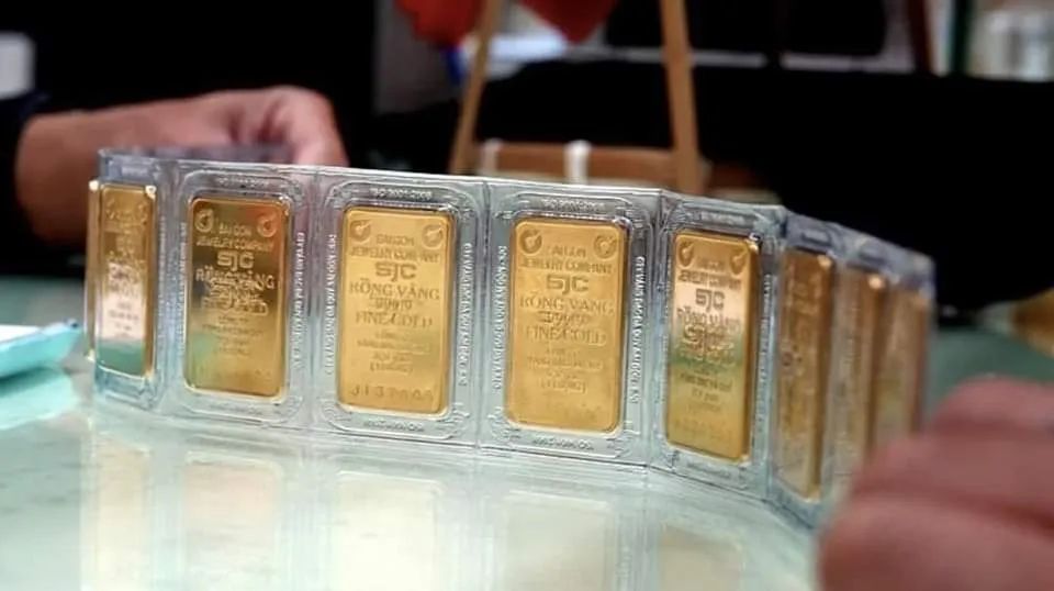 Vàng miếng SJC giảm gần 1 triệu đồng mỗi lượng Vàng miếng SJC giảm gần 1 triệu đồng mỗi lượng