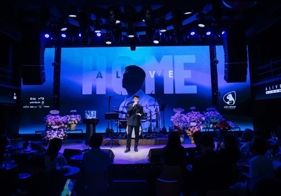 Hồ Trung Dũng ra mắt album “Alive”