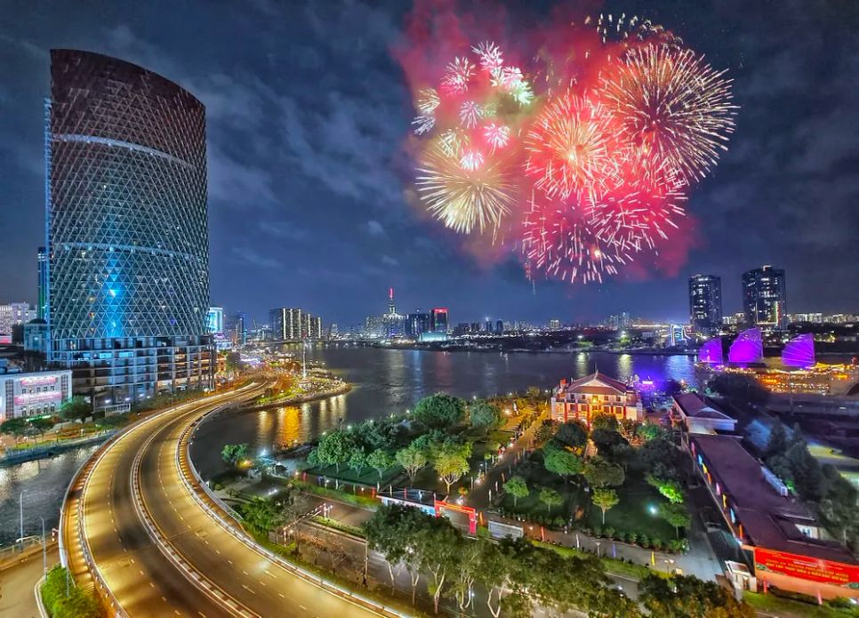 TPHCM cấm một số tuyến đường tối 31-12 để phục vụ bắn pháo hoa