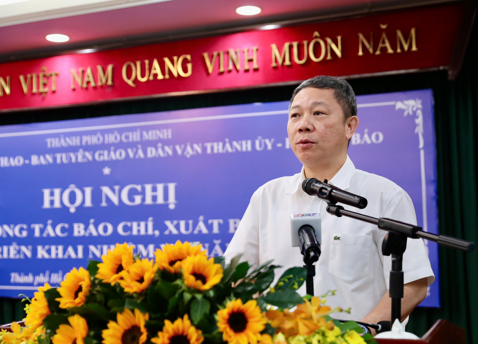 Trưởng Ban Tuyên giáo và Dân vận Thành ủy TP.HCM Dương Anh Đức phát biểu tại hội nghị. Ảnh: Hoàng Triều