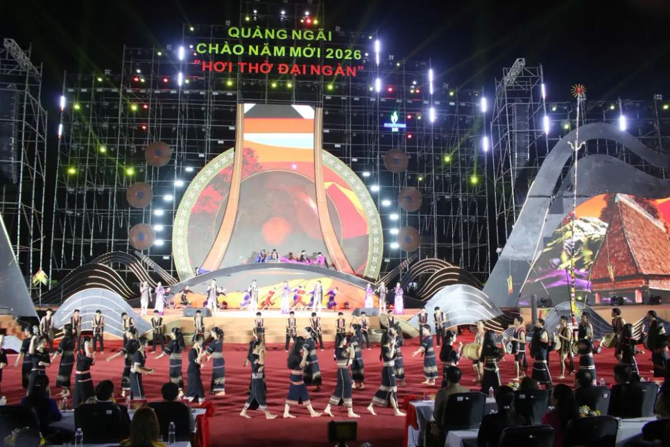 Chương trình nghệ thuật tổ chức tại phường Kon Tum. Ảnh: NC