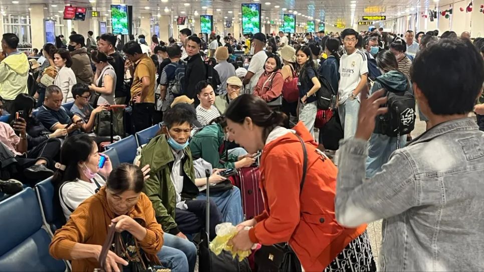 Các cửa ngõ Hà Nội, TPHCM ùn tắc trước kỳ nghỉ Tết Dương lịch 