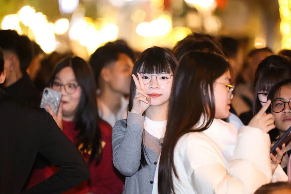 Hà Nội rực rỡ pháo hoa chào đón năm mới 2026