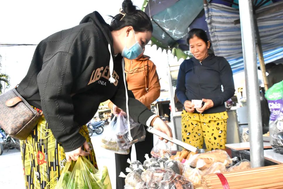 Chợ mây trên 'nóc nhà' miền Tây