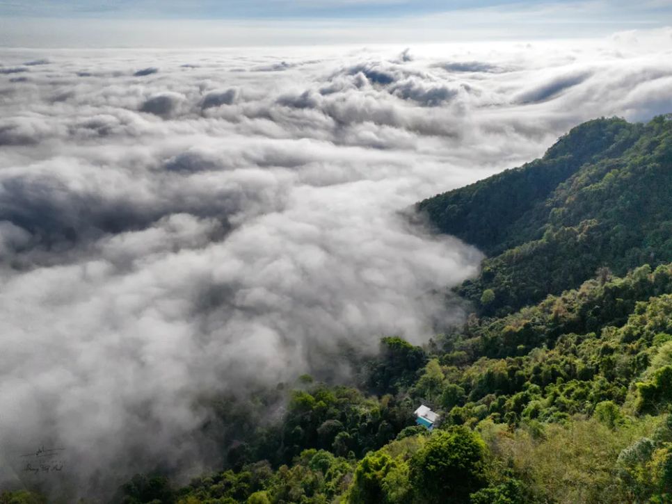 Chợ mây trên 'nóc nhà' miền Tây