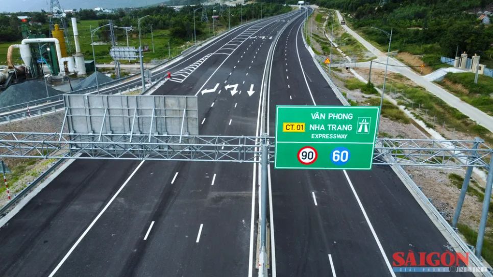 Thông xe toàn tuyến cao tốc Vân Phong - Nha Trang 