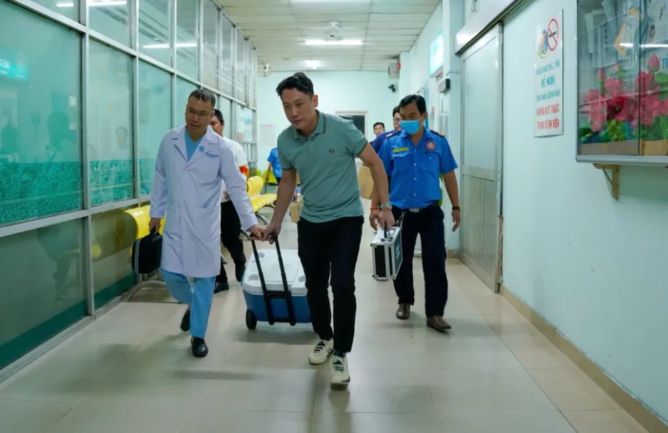 Trái tim được vận chuyển an toàn từ Bệnh viện Nhân dân 115 về Bệnh viện Đại học Y Dược TPHCM