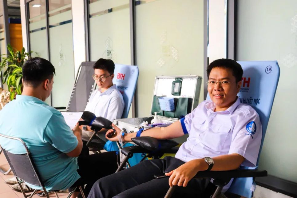 Chủ tịch Hội Sinh viên Việt Nam TPHCM Nguyễn Đăng Khoa tham gia hiến máu tình nguyện Chủ tịch Hội Sinh viên Việt Nam TPHCM Nguyễn Đăng Khoa tham gia hiến máu tình nguyện