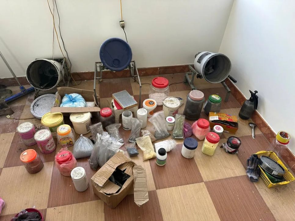 Các tang vật liên quan. Ảnh: Công an Nghệ An