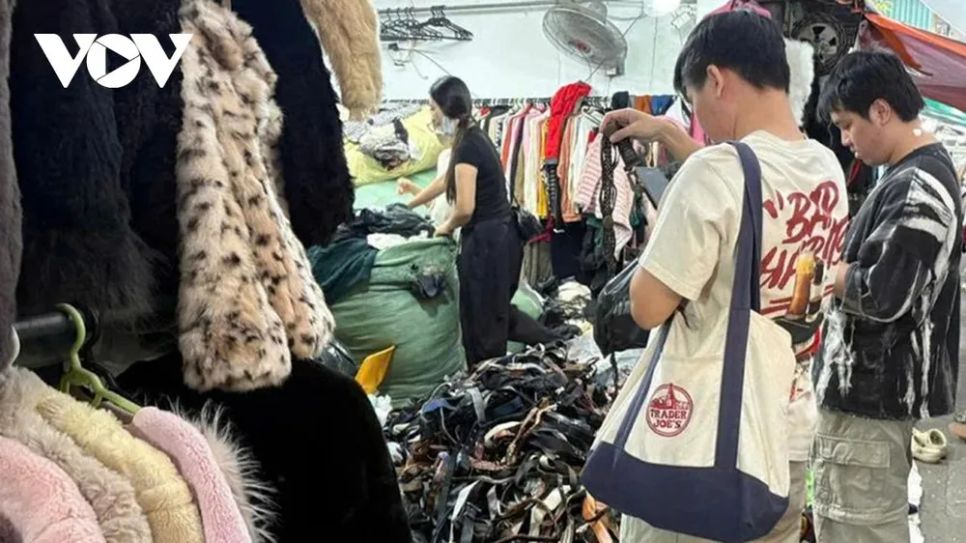 Nhộn nhịp chợ second-hand ở Hà Nội Nhộn nhịp chợ second-hand ở Hà Nội