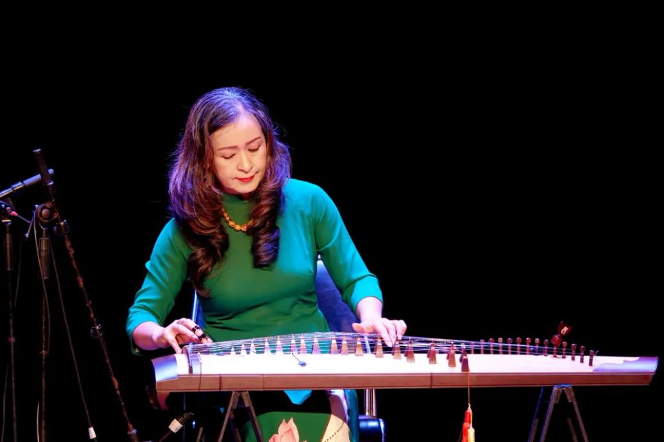 NSƯT Hải Phượng tham gia biểu diễn trong chương trình âm nhạc 