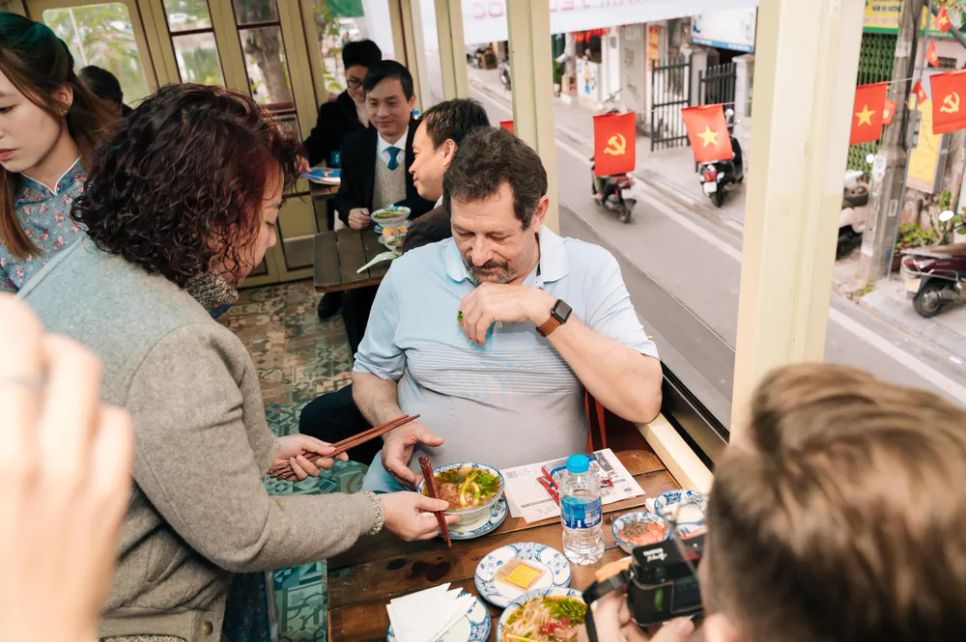 Tour du lịch Hà Nội chạm miền ký ức Tour du lịch Hà Nội chạm miền ký ức