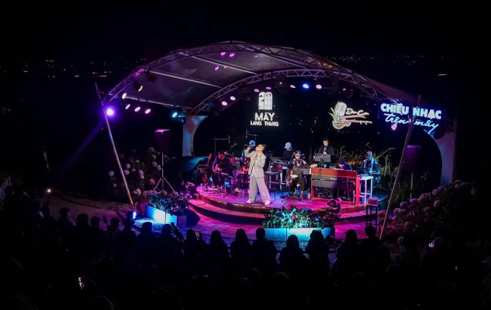 Đêm du ca “Cay” đồng hành cùng “Áo ấm đến trường” 