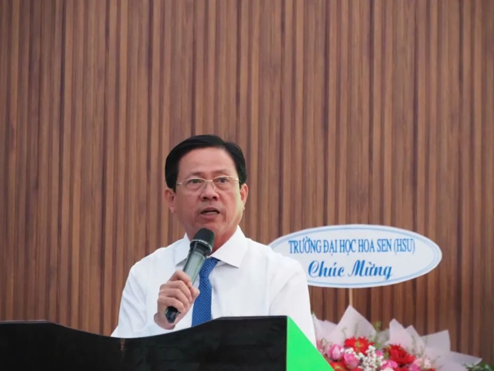 Phó Giám đốc Sở GD-ĐT TPHCM Nguyễn Văn Phong đánh giá cao lợi ích thiết thực của chương trình tư vấn tuyển sinh trong việc giúp học sinh có lựa chọn ngành nghề phù hợp