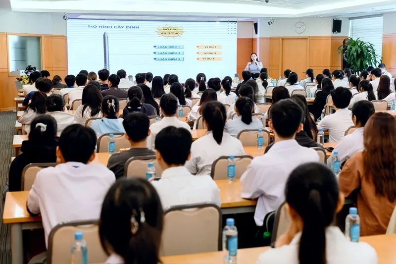 Sacombank đã khởi động việc xét nhận học bổng dành cho sinh viên thuộc chương trình học bổng “Ươm mầm cho những ước mơ” năm 2025. Sacombank đã khởi động việc xét nhận học bổng dành cho sinh viên thuộc chương trình học bổng “Ươm mầm cho những ước mơ” năm 2025.