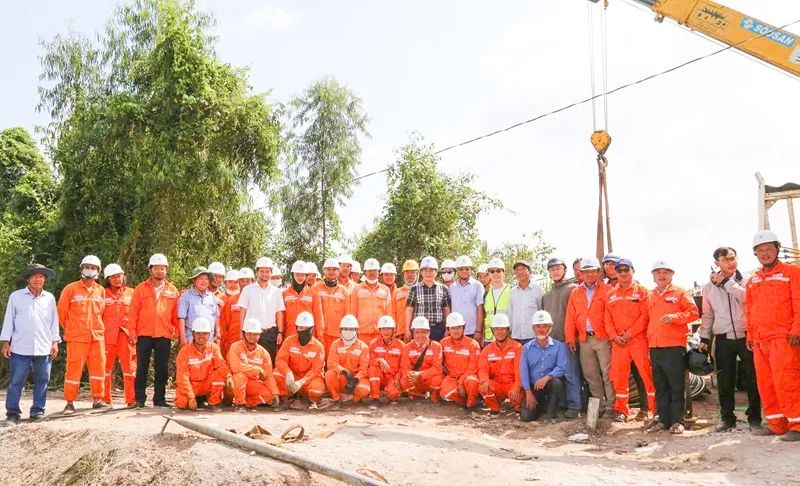 Đội ngũ kỹ sư, công nhân làm việc xuyên Tết Dương lịch