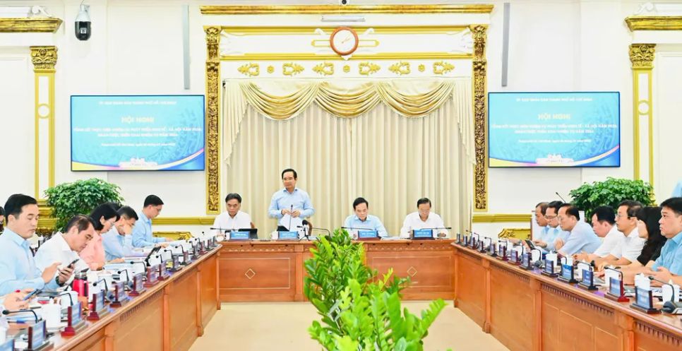 TPHCM tiếp tục giữ vai trò đầu tàu cả nước với GRDP tăng 8,03%