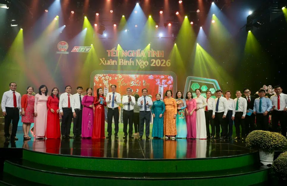 Lãnh đạo TPHCM cùng các đại biểu tham dự chương trình Lãnh đạo TPHCM cùng các đại biểu tham dự chương trình