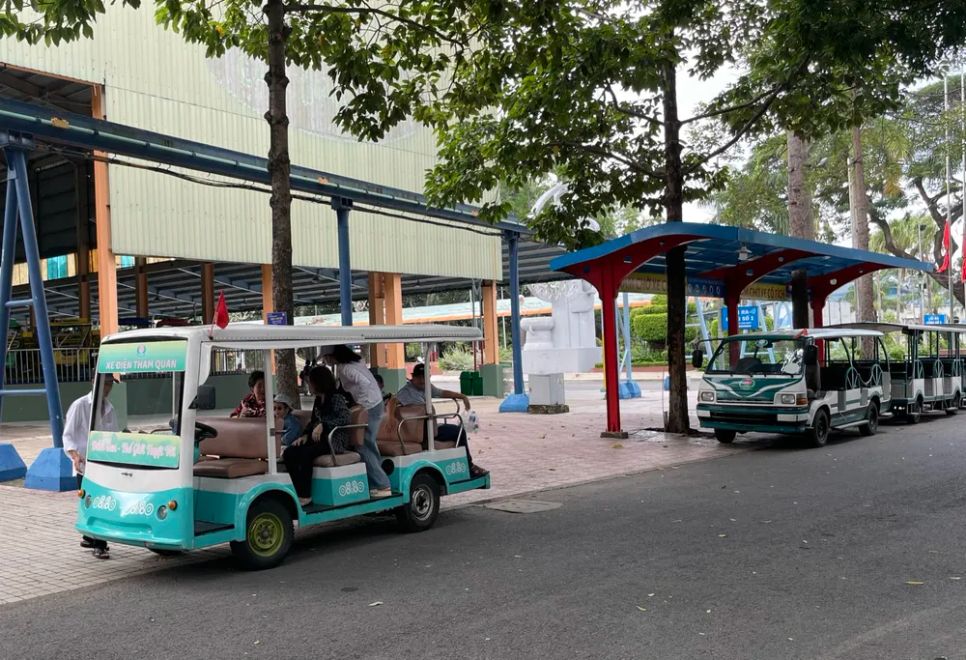 TPHCM lắp đặt 20.000 tủ đổi pin xe máy điện trên vỉa hè