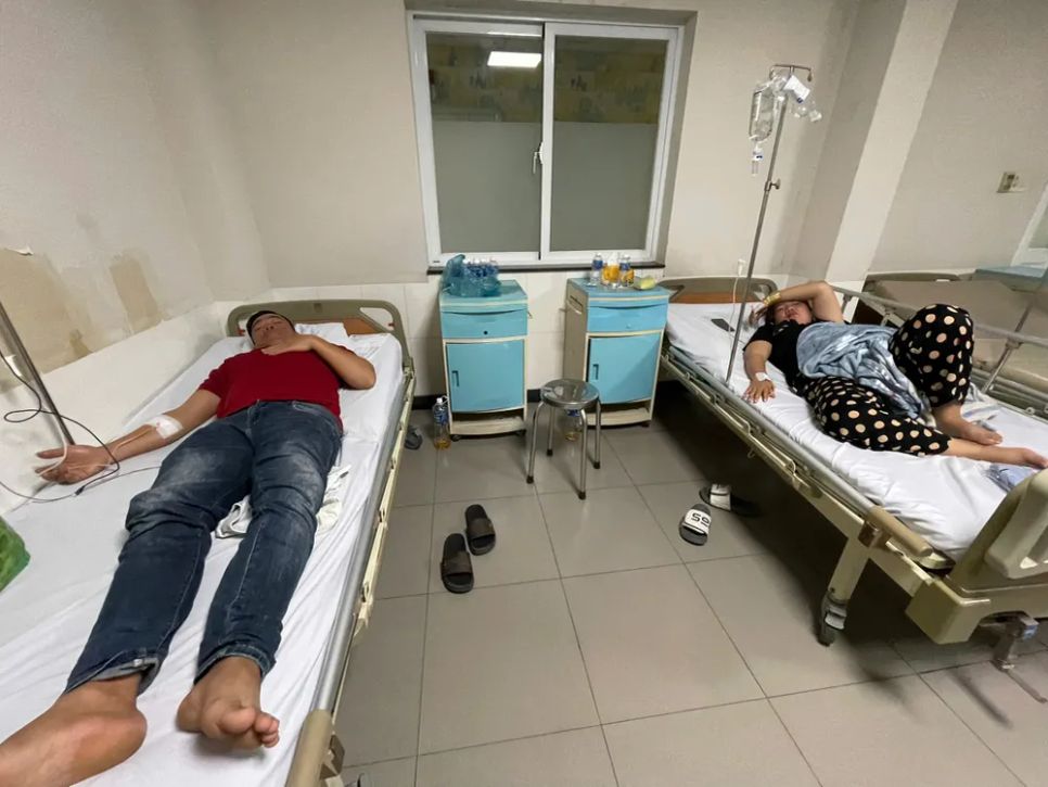 Hàng loạt người bị ngộ độc thực phẩm sau khi ăn bánh mì mua ở xe bánh mì Bibone (Phan Thiết, Lâm Đồng)