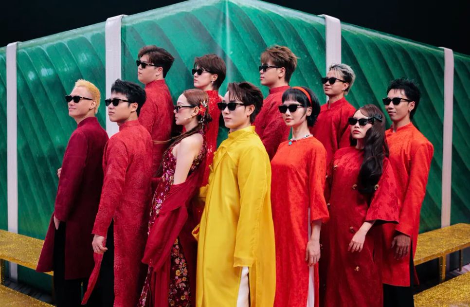 Nhiều nghệ sĩ góp mặt trong MV của Trúc Nhân