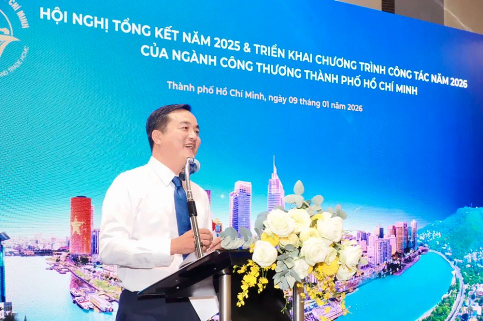 Giám đốc Sở Công thương TPHCM Bùi Tá Hoàng Vũ phát biểu tại hội nghị. Ảnh: HOÀNG HÙNG