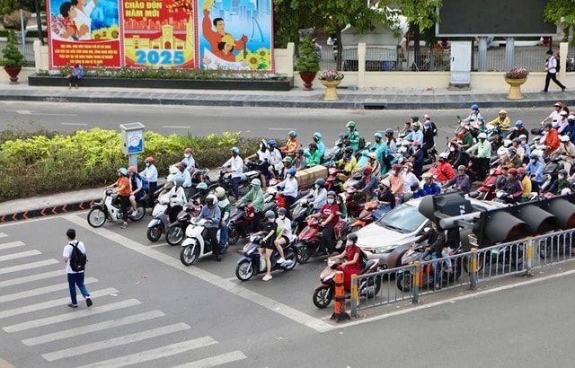 Hơn 70 triệu xe máy sẽ chịu kiểm soát khí thải theo quy chuẩn mới. Ảnh: Nhật Thịnh Hơn 70 triệu xe máy sẽ chịu kiểm soát khí thải theo quy chuẩn mới. Ảnh: Nhật Thịnh