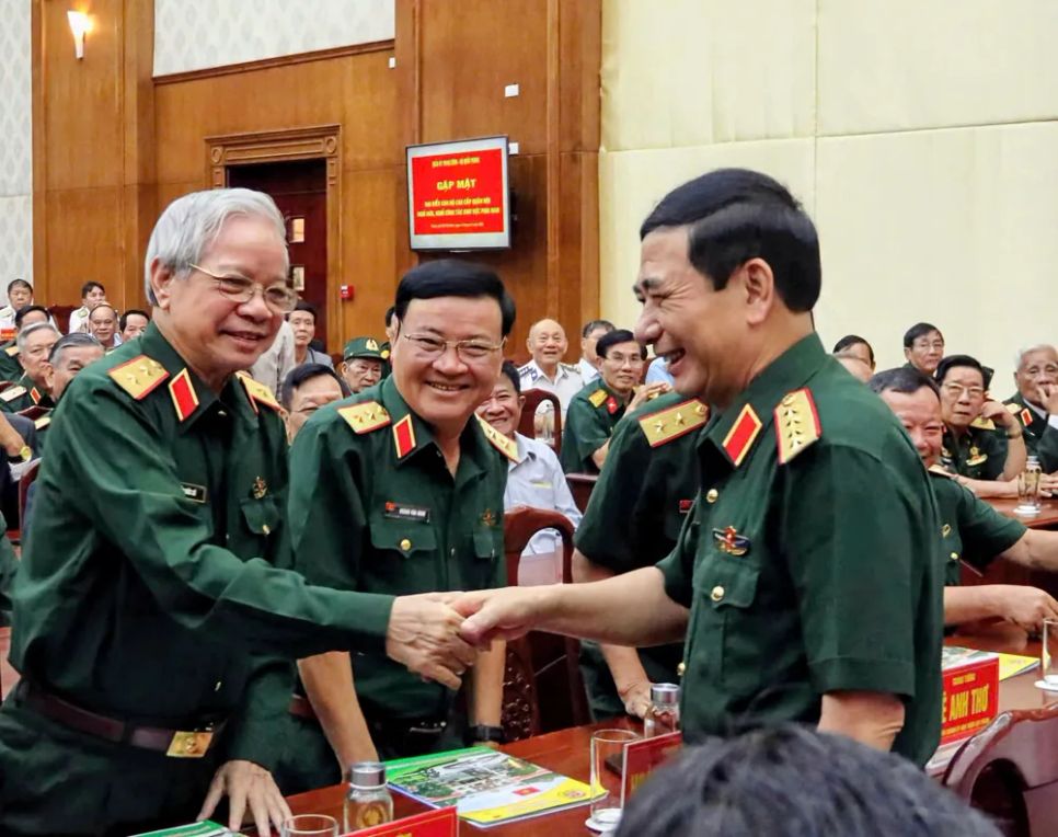 Đại tướng Phan Văn Giang thăm hỏi các cán bộ cao cấp Quân đội nghỉ hưu