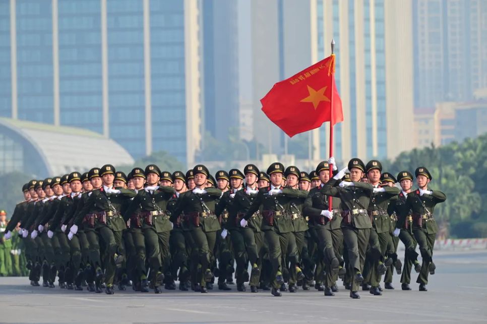 Lực lượng an ninh nhân dân tham gia lễ xuất quân