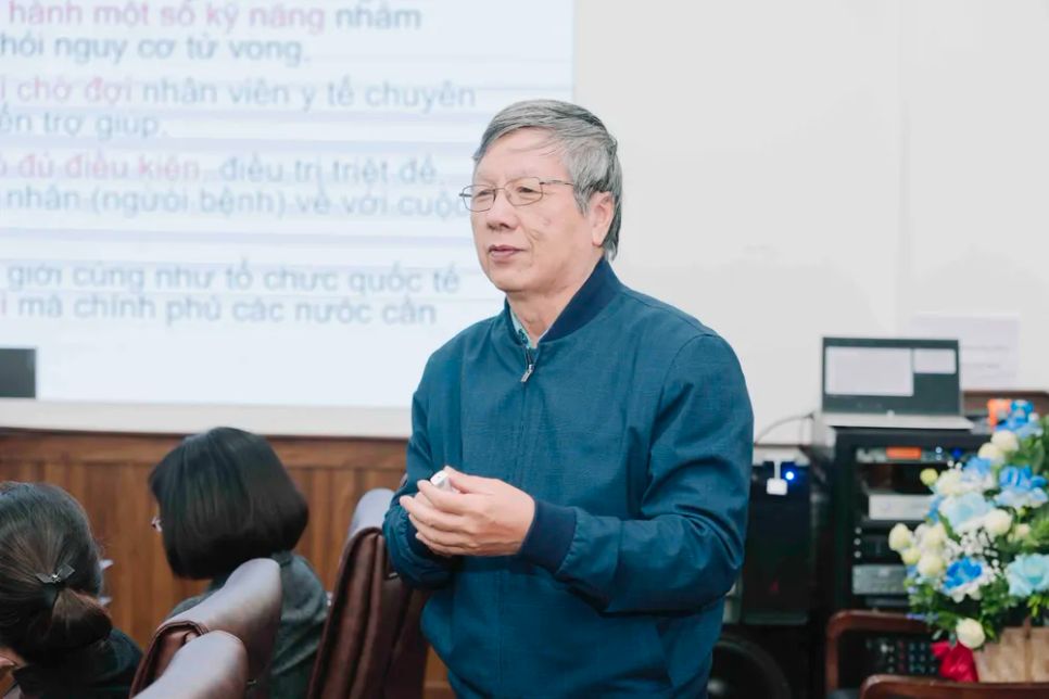 GS-TS-BS Nguyễn Gia Bình tham gia giảng dạy