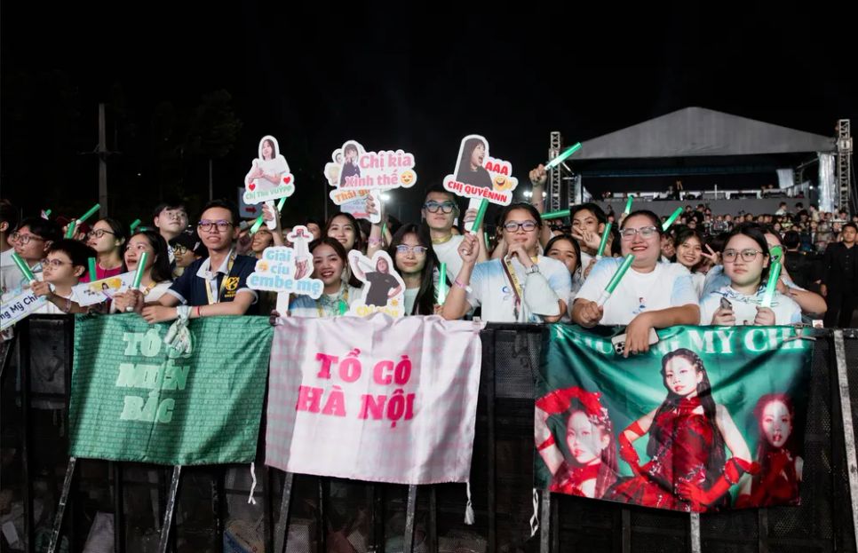 Hàng ngàn người hâm mộ hội tụ tại fan meeting “Lò Cò” của Phương Mỹ Chi