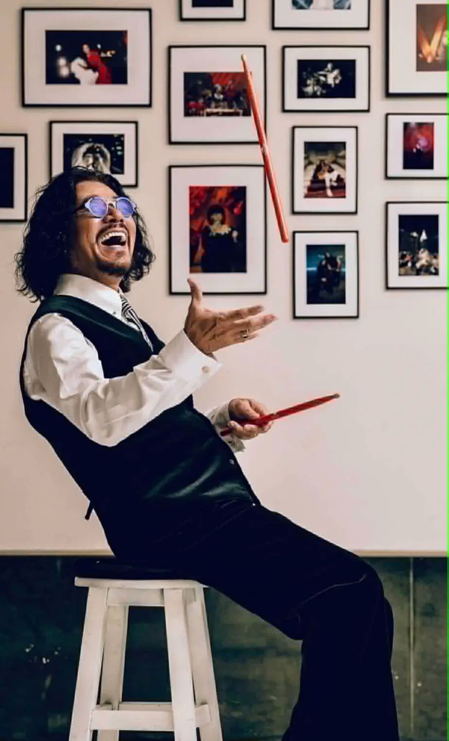 Nghệ sĩ Khắc Triệu lần đầu ra mắt MV cá nhân