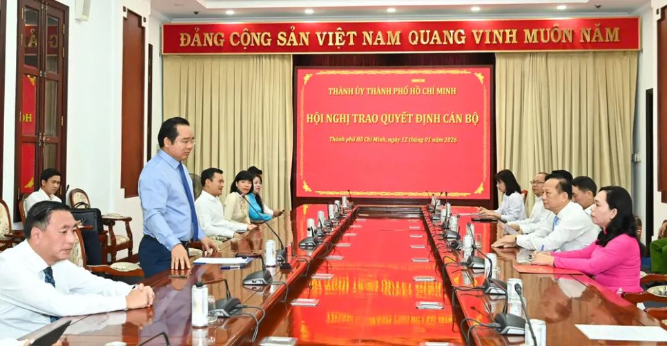 Ban Thường vụ Thành ủy TPHCM điều động 2 Thành ủy viên