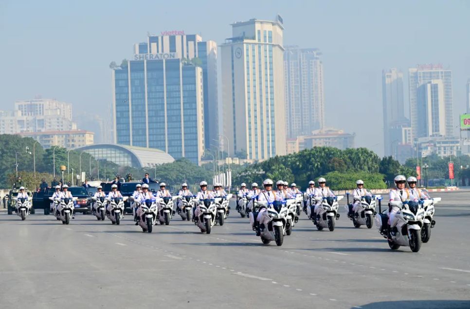 CSGT phân luồng nhiều tuyến đường trong 7 ngày Đại hội XIV của Đảng